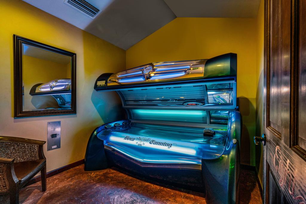 lay down tanning bed